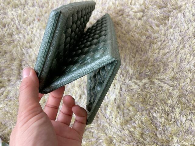 【ダイソー レジャーマット 】凹凸があるので地面の温度を伝えにくい