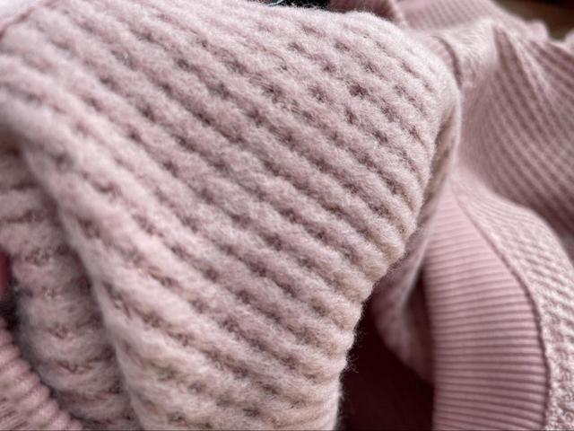 【ワークマン レディースウォームワッフルクルーネック】ふわふわ裏起毛のトレーナー