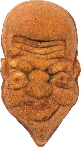 福面まん頭 1個170円｜おかめや福禄寿など面掛行列で使われるお面と同じく11種の形がある。｜力餅家