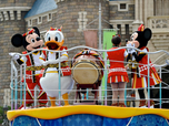 TDL「ディズニー夏祭り」2015 キッズ向けプログラム「おんどこどん!」撮影 / MezzoMiki