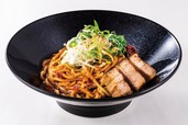 厚切り焼豚の辛味噌油そば（税込880円）