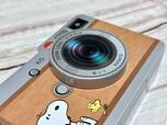 フロントのカメラレンズ部分は立体仕様で本格的♪【PLAZA限定】スヌーピー PEANUTS EUREKA エウレカ カメラ缶（クランチチョコ）