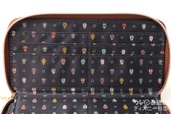 裏地はオリジナルアイコンの総柄デザイン