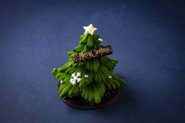 「サパン ドゥ ノエル」＜価格：5,000円（税込）＞【ホワイトピアノや時計がモチーフの芸術的なクリスマスケーキが登場♪「ザ・プリンス パークタワー東京」で予約スタート！】