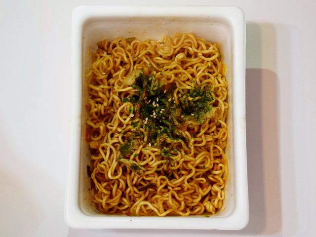 「夜のペヤング やきそば 夜食ver.」