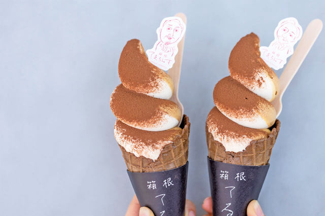 SNSにあげたくなる「ティラミスソフト」500円。箱根てゑらみす【神奈川・箱根】