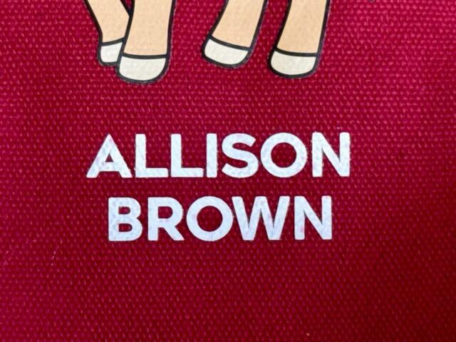 ALLISON BROWNのロゴプリントも映える！