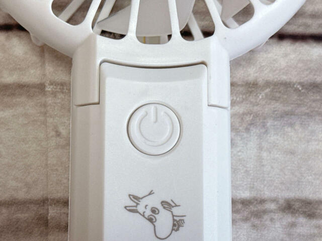 【cookpad plus 2025年夏号増刊付録】持ち手の上部に電源ボタンがついています