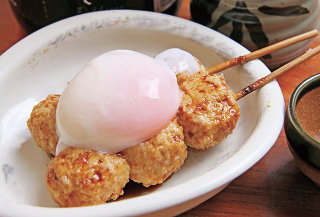 関西「焼き鳥」の名店／より徒歩2分 炭火工房鳥庵ばん吉（古川橋）　つくね温玉 2本324円