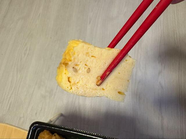 【ロピア　鶏・鳥・鶏めし弁当】卵焼きの優しい甘さがうれしいひと口◎