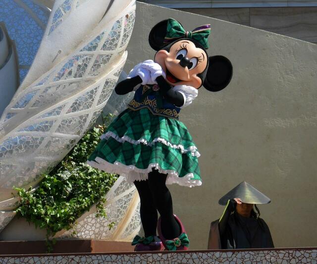 「東京ディズニーシー　25周年“スパークリング・ジュビリー”」ダンス・ザ・グローブ！