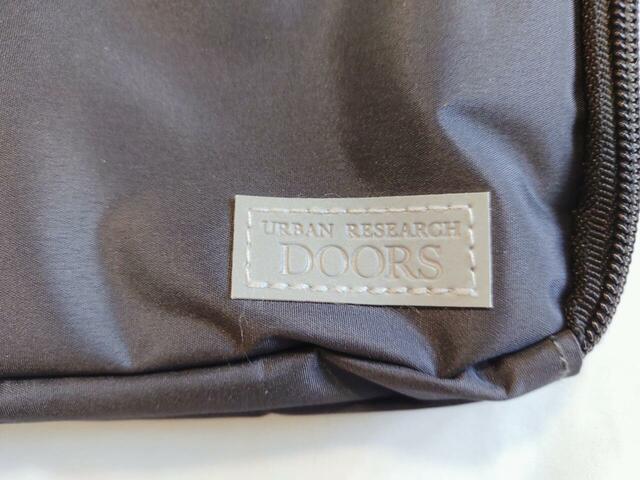 クールなロゴタグつき