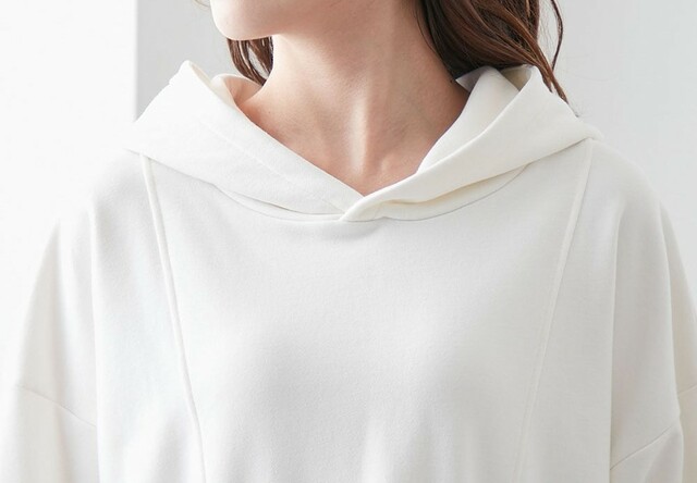 蓄光プリントパーカ「ナイトメアー・ビフォア・クリスマス／ゼロ」｜￥ 5,990 （税込）