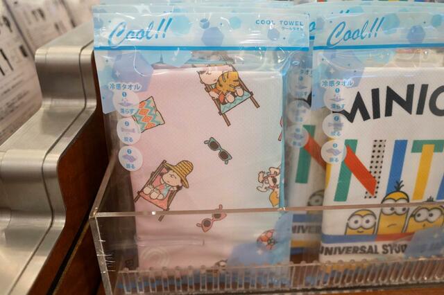 ひんやりタオル 2,900円|ユニバーサル・スタジオ・ジャパン夏イベント「NO LIMIT! サマー 2023」スペシャルグッズ
