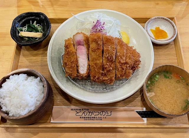 【豚肉専門料理店とんかつのり】これが『とんかつのり』の「特上ロースかつランチ」