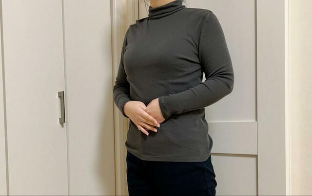 【無印良品 あったか綿 厚手 タートルネック長袖Ｔシャツ】少し首元がタイトなのでワンサイズ上を選ぶのもおすすめ