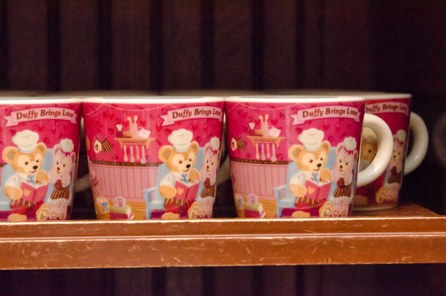 東京ディズニーシー「スウィート・ダッフィー」(2015年)スペシャルグッズ ©Disney