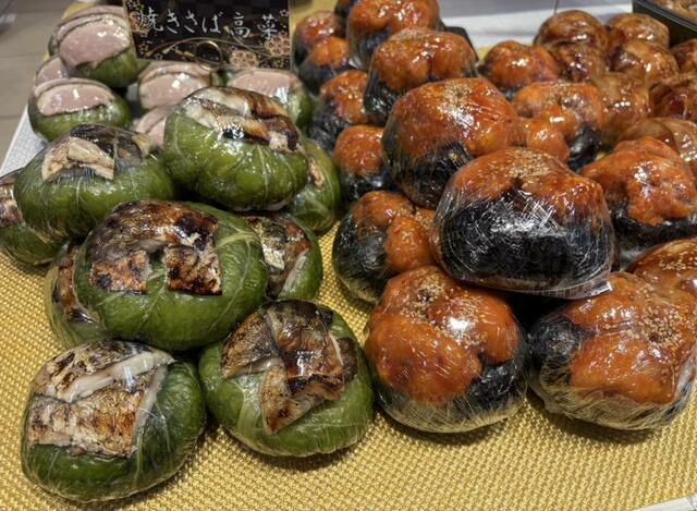 【ロピア「惣菜」人気ランキング 4位】「小林さん家のおにぎり（各種）」（価格は種類によって異なります）