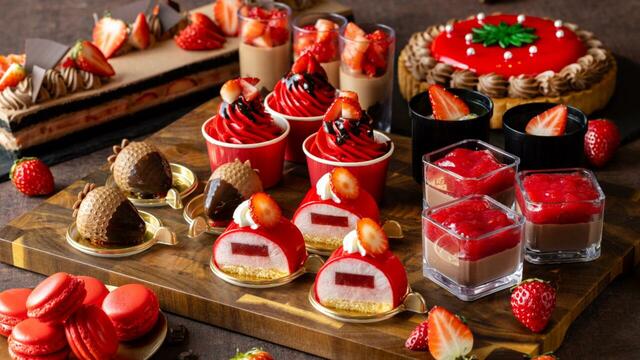 「ストロベリースイーツ」<期間:2026年1月5日〜3月13日>【“苺の赤”と“チョコレートの黒”を融合させた五感で楽しむ「ストロベリー&ショコラスイーツブッフェ」が、2026年1月5日よりスタート!】