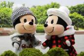 【速報】ぬいぐるみだってモデルになれる!? ディズニーストアから「ぬいもーず」鮮烈デビュー! 特別オーディションも開催