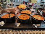 【ニルヴァーナニューヨーク】ノンベジカレー。左からポークキーマカレー、シーフードカレー、バターチキンカレー