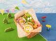 「バッドばつ丸のサンドイッチBOX」＜価格：1,690円（税込）＞【サンリオユニット“はぴだんぶい”のカフェがオープン！おしゃれで楽しいピクニックメニューが勢揃い♪】