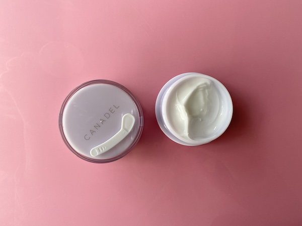 カナデル プレミアホワイト　オールインワン　3,800円(税抜)