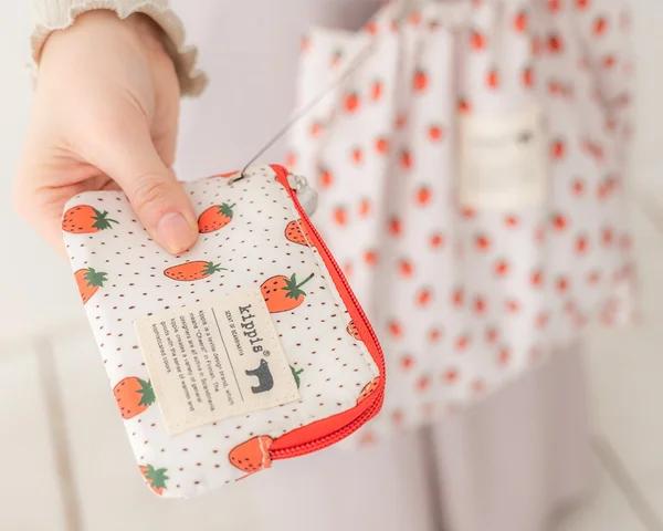 リール付きポーチ2,530円（税込）