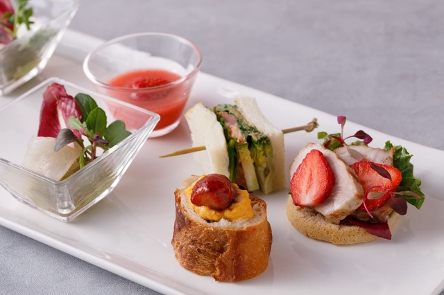 【グランド ハイアット 福岡】セイボリーやスコーンでも苺のマリアージュを楽しめる