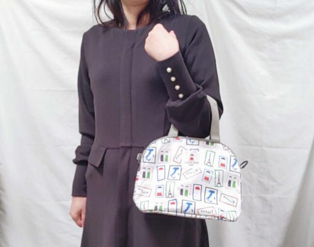 ショルダーを付けない場合は、ハンドバッグとしても使える