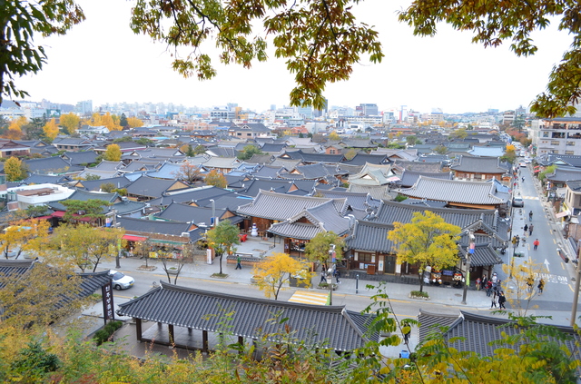 朝鮮王朝の始祖・李成桂が宴会を開いたといわれる梧木台（オモクデ）から観た全州韓屋マウル