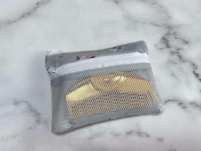 ミニバッグでのお出かけでも最低限持ち歩きたいコスメを収納