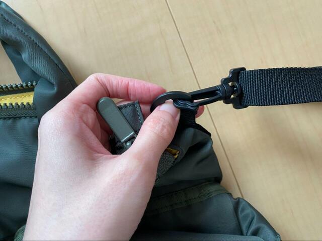 【ワークマン アーバンマルチストレージトート】ショルダーストラップは取り外せるので、手持ちと肩掛けの2WAYで使えます◎