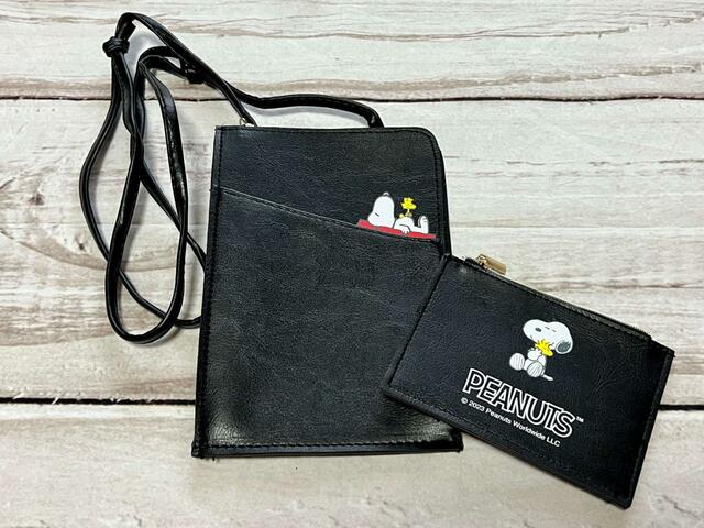 高級感溢れる柔らかい合成皮革のスマホポシェットとカードケース！