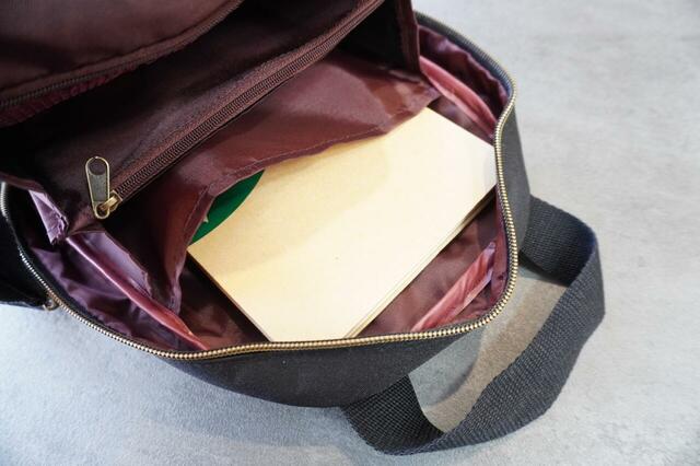 A5サイズが入るオープンポケット