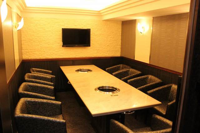 焼肉X牛 歌舞伎町APMビル店