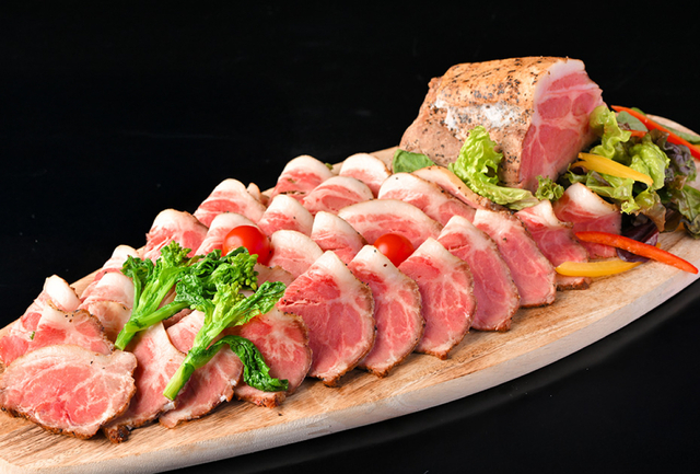 「ローストポーク」＜期間：2026年1月1日〜31日＞【ブリしゃぶ・すき焼き・ステーキなど豪華メニューが食べ放題！1月1日から神戸のホテルで新春バイキング開催！】