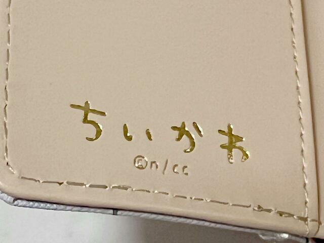 内側にも「ちいかわ」ロゴが！うれしいですね♪【アベイル×ちいかわ】がま口財布（ちいかわ）※ハチワレの総柄口金財布：1,980円（税込）
