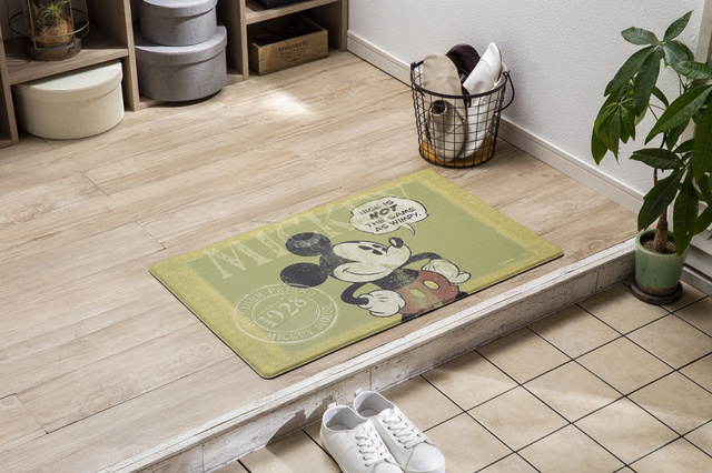 ずれにくいPVC玄関マット ＜ミッキーマウス＞ 50×80 1,280円（税込）