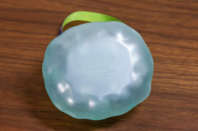 グミキャンディー、ミニスナックケース 付き ¥1,300｜底面