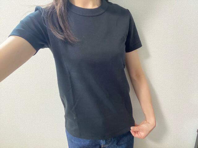 【UNIQLO U クルーネックT】身長163cm・Sサイズのブラック着用