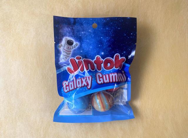 パッケージには宇宙飛行士が描かれている