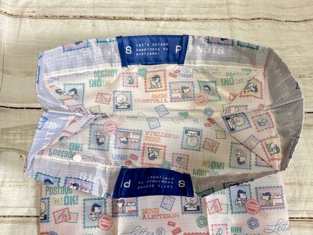 内側はポケットなどはない仕様