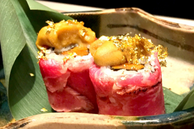 希少かつべ牛の「金の“う肉”寿司」