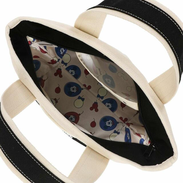 トートバッグ 〈CONVERSE〉|価格:6,000円|サイズ:高さ約20×幅約32×マチ約14cm|東京ディズニーリゾート40周年“ドリームゴーラウンド”「CONVERSE」プロデュースグッズ|発売日:2023年7月10日(月)|販売店舗:東京ディズニーランド「ギャグファクトリー/ファイブ・アンド・ダイム」、東京ディズニーシー「スチームボート・ミッキーズ」