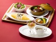 トリュフクリームオムライス&煮込みハンバーグ/紅ずわい蟹のクリームコロッケ