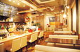 House Dining LUNGO CARNIVAL（大通エリア） 内観 テーブル席とカウンター席のほか、奥にはソファ席も用意
