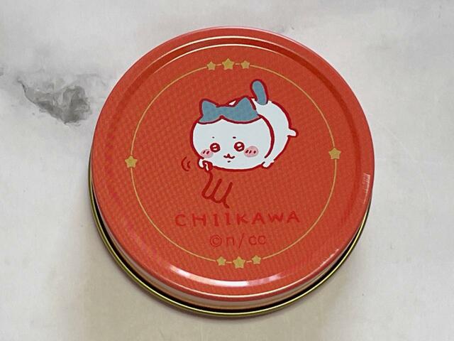 寝転びながらさそり座のシンボルを描くハチワレが尊い…さそり座に生まれてよかった…！