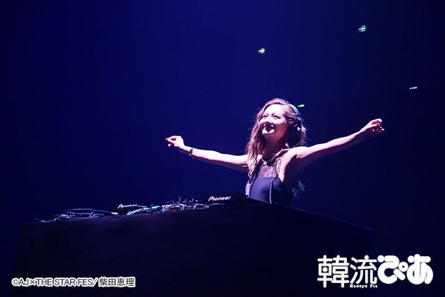 ELLI ARAKAWA「AJ×THE STAR FES」＠神奈川・パシフィコ横浜 国立大ホール