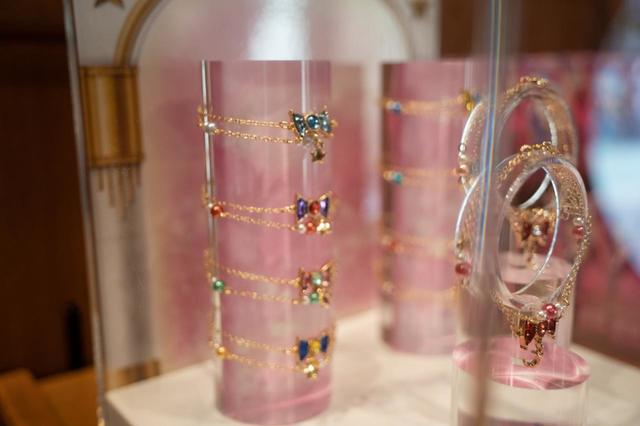 コレクタブルブレスレット 850円